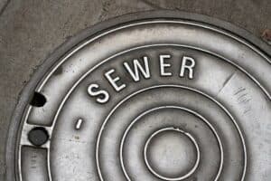 sewer-line-repair-decatur-ga-manhole